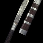 มีดหมอ มีดเทพศาสตรา หลวงพ่อบุญมี อิสสโร (พระครูอาทรสิกขกิจ) วัดเขาสมอคอน ลพบุรี งานตอกลายมือศิลป์ช่างนุ ลายตอกงดงาม เอกลักษณ์ชัดเจน ด้ามไม้ฝักไม้ ขนาดพกพา แท้ทันหลวงพ่อปลุกเสก ประมาณปี พ.ศ. 2510 - 2522 มีดยุคกลาง สภาพบ้านๆเดิมๆ รับประกันแท้สากล 100%