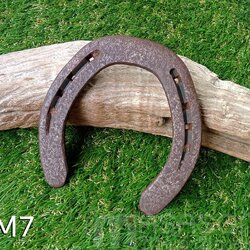 เกือกม้าเก่า วัตถุมงคลนำโชค