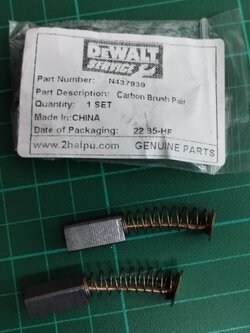 DEWALT แปรงถ่านเป่าลมเย็น N437939 (DWB6800)