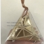 กล่องสามเหลี่ยม ขนาด 13 x 13 x 13 cm